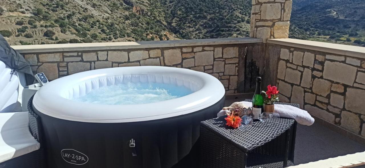 Elouthia Residence With Sea View And Hot Tub Tsoútsouros Dış mekan fotoğraf
